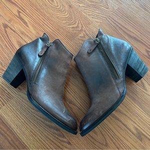Paul Green Zipper Ankle Booties